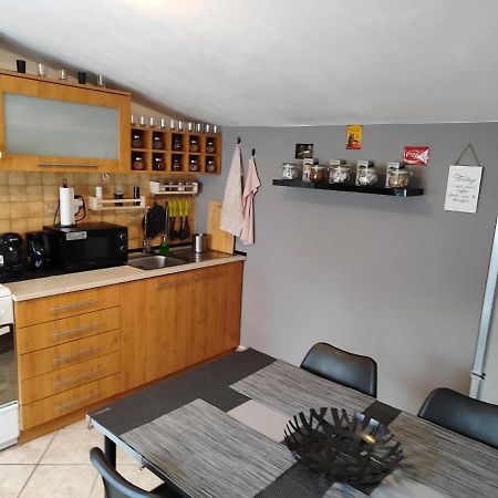 Domov Carlotka Apartman Pozsony Kültér fotó